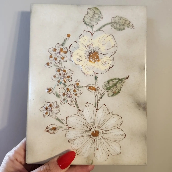 *SOLD*🩷Vintage Floral Tile Trivet🩷 - Picture 3 of 3